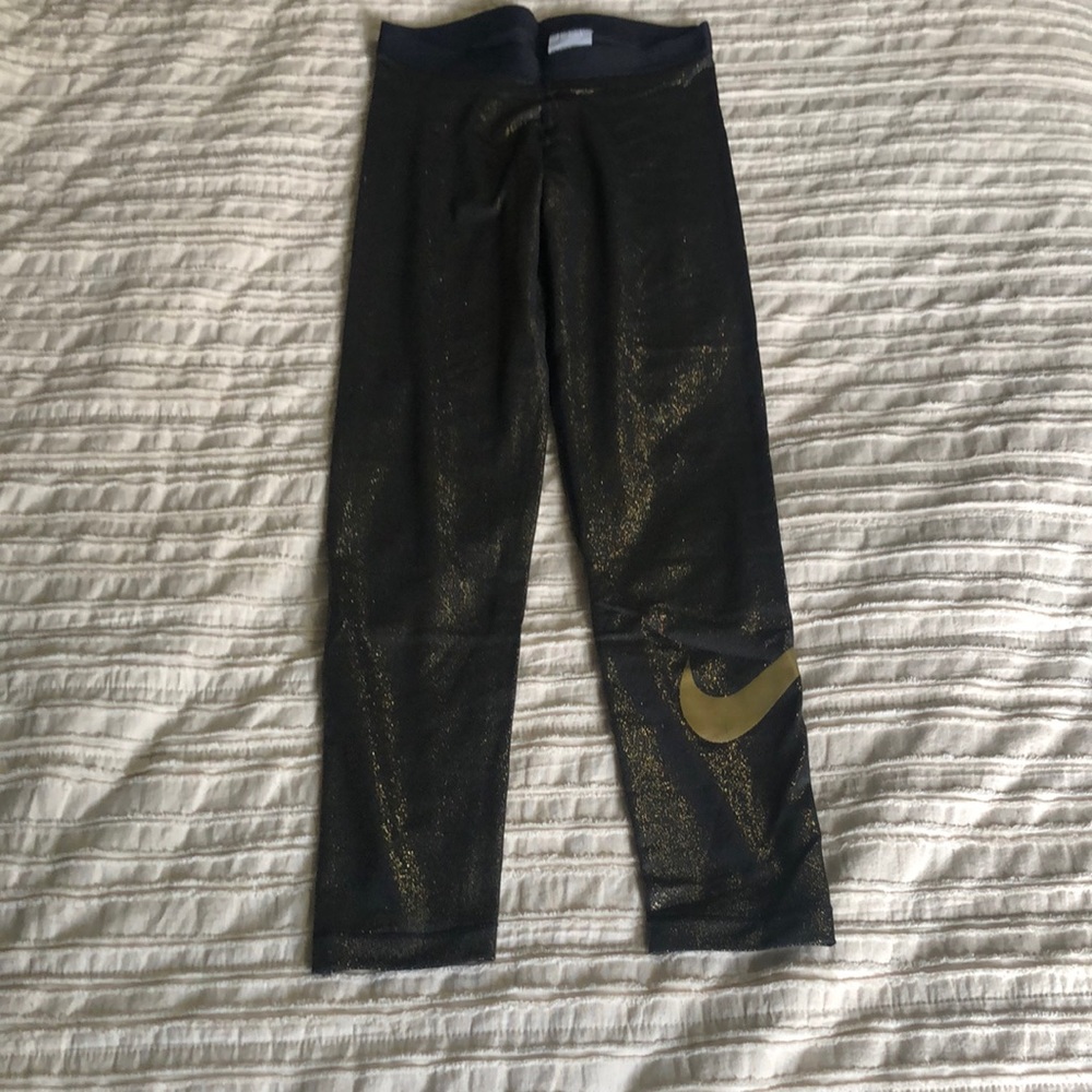 Women’s Nike Dri-Fit Leggings size medium